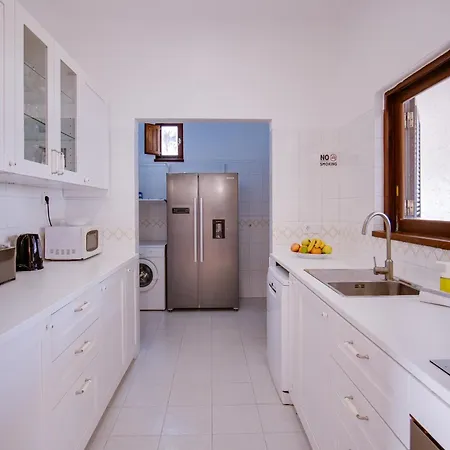 Nature Retreat 5bd Wifi Pool Bbq 1km Falesia Albufeira
